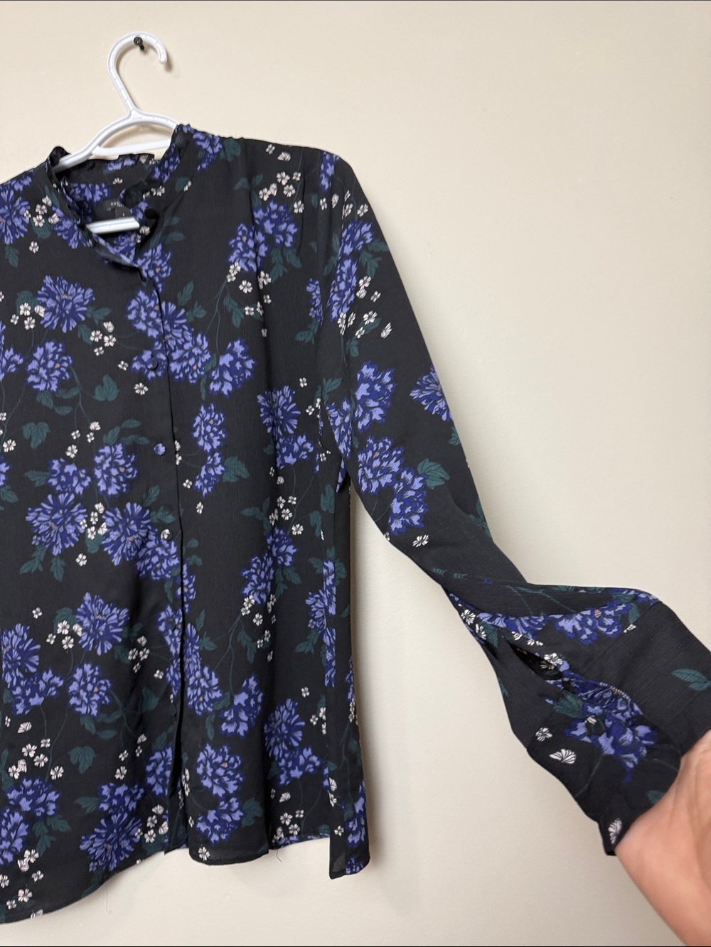 Ann Taylor Black Blouse with Blue Floral Print size L - Picture 4 of 6
